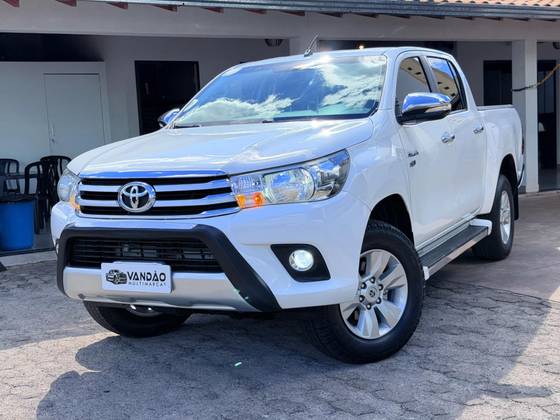 TOYOTA HILUX 2.7 SR 4X2 CD 16V FLEX 4P AUTOMÁTICO TOYOTA HILUX 2.7 SR 4X2 CD 16V FLEX 4P AUTOMÁTICO